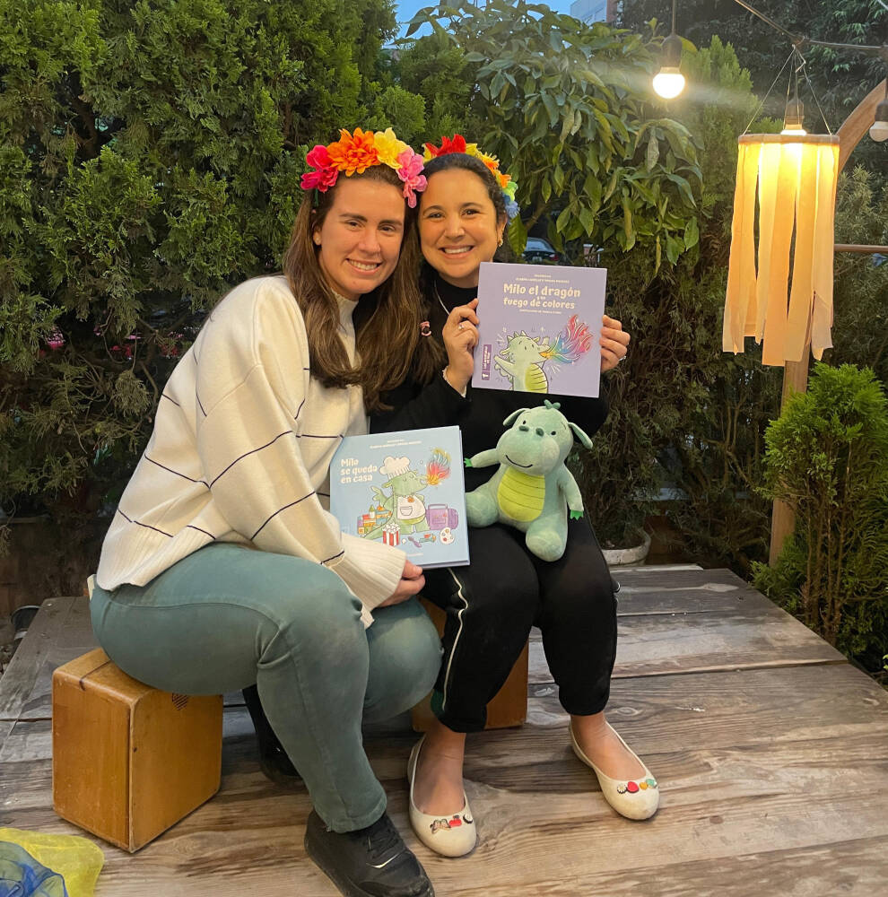 Claudia Carrillo y Ximena Meneses